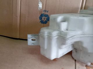bontott MAZDA 5 Ablakmosó Tartály
