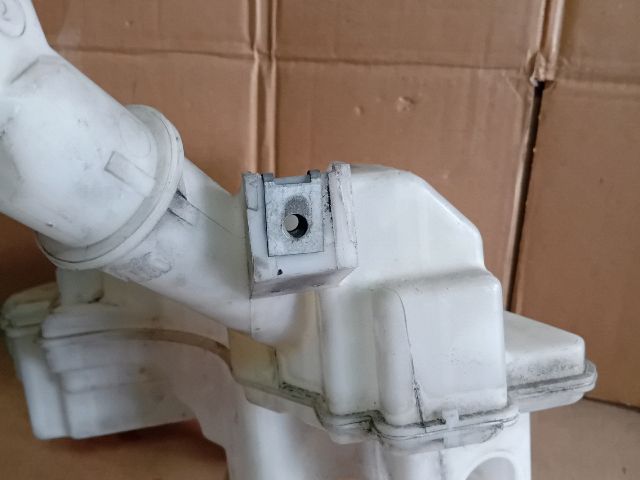 bontott MAZDA 5 Ablakmosó Tartály