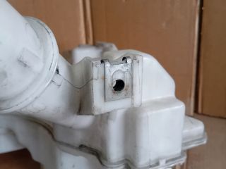 bontott MAZDA 5 Ablakmosó Tartály