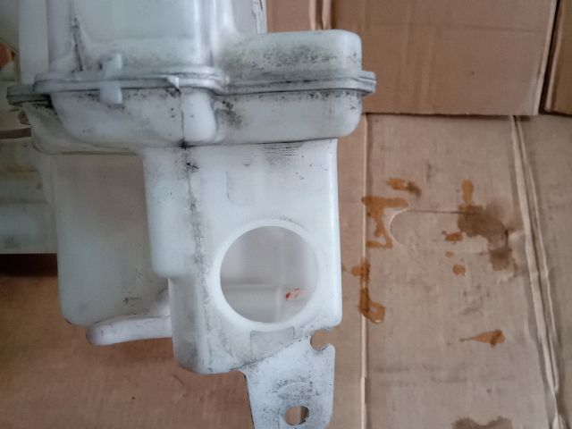 bontott MAZDA 5 Ablakmosó Tartály