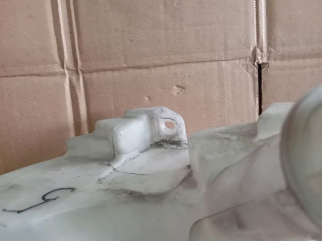 bontott MAZDA 5 Ablakmosó Tartály