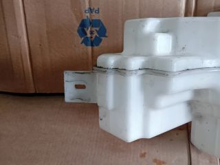 bontott MAZDA 5 Ablakmosó Tartály