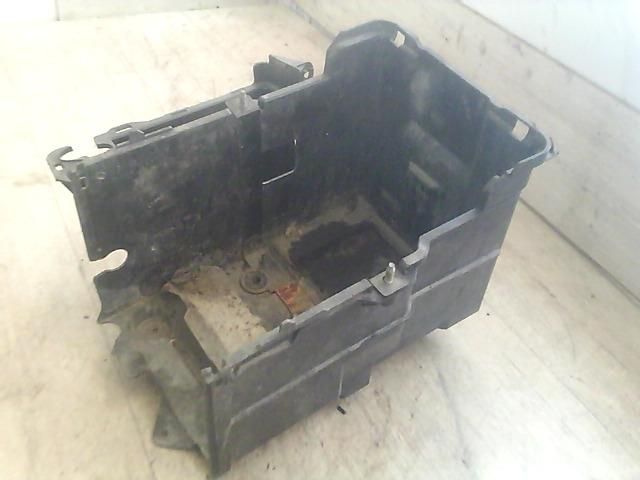 bontott MAZDA 5 Akkumulátor Tartó