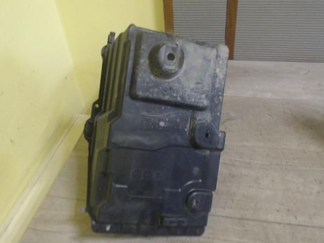 bontott MAZDA 5 Akkumulátor Tartó