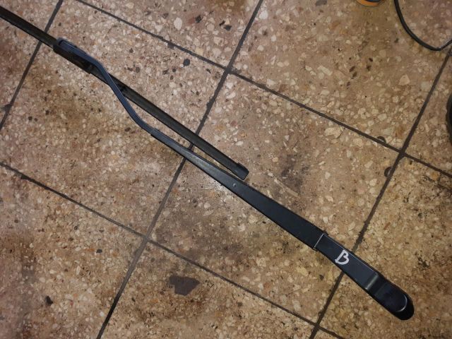 bontott MAZDA 5 Bal első Ablaktörlő Kar