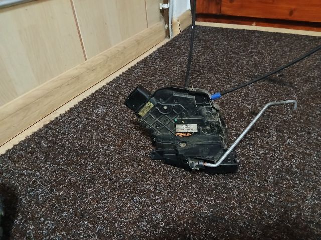 bontott MAZDA 5 Bal első Ajtózár