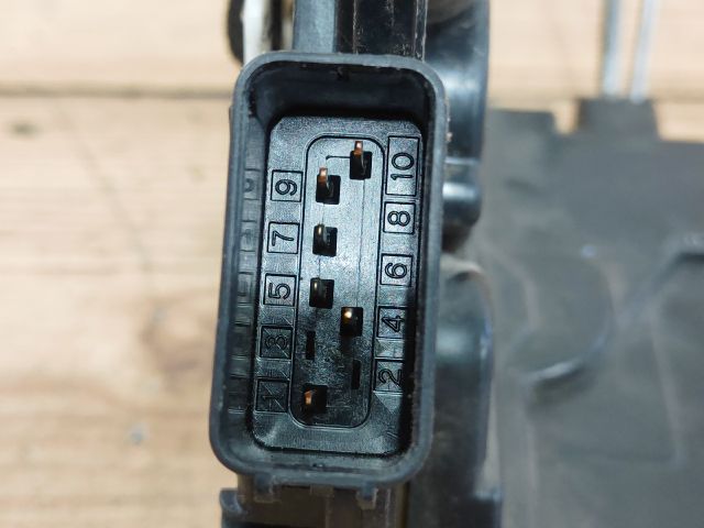 bontott MAZDA 5 Bal első Ajtózár