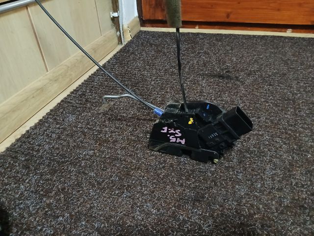 bontott MAZDA 5 Bal első Ajtózár