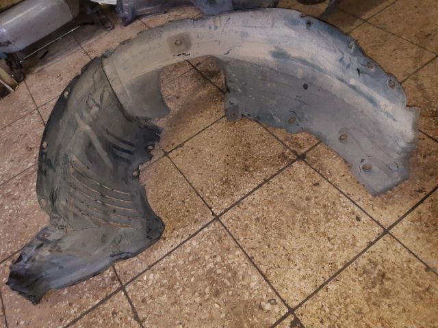 bontott MAZDA 5 Bal első Dobbetét (Kerékjárati, Műanyag)