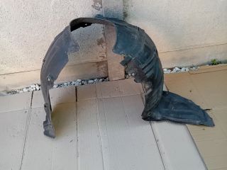 bontott MAZDA 5 Bal első Első Dobbetét (Kerékjárati, Műanyag)