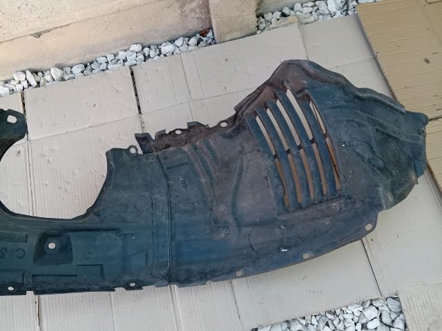 bontott MAZDA 5 Bal első Első Dobbetét (Kerékjárati, Műanyag)