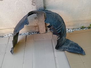 bontott MAZDA 5 Bal első Első Dobbetét (Kerékjárati, Műanyag)