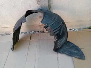 bontott MAZDA 5 Bal első Első Dobbetét (Kerékjárati, Műanyag)