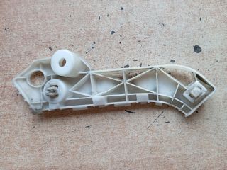 bontott MAZDA 5 Bal első Lökhárító Tartó (Műanyag)