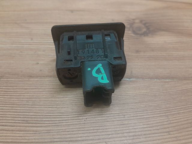 bontott MAZDA 5 Bal első Ülésfűtés Kapcsoló