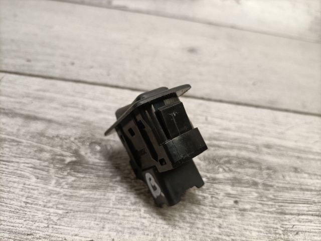 bontott MAZDA 5 Bal első Ülésfűtés Kapcsoló