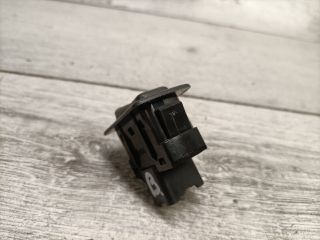 bontott MAZDA 5 Bal első Ülésfűtés Kapcsoló