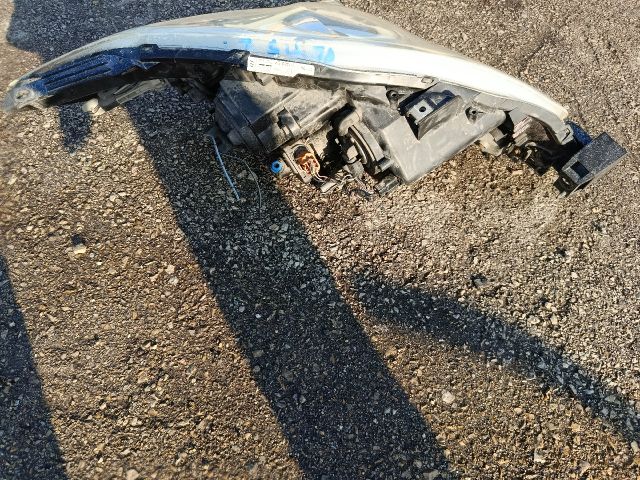 bontott MAZDA 5 Bal Fényszóró