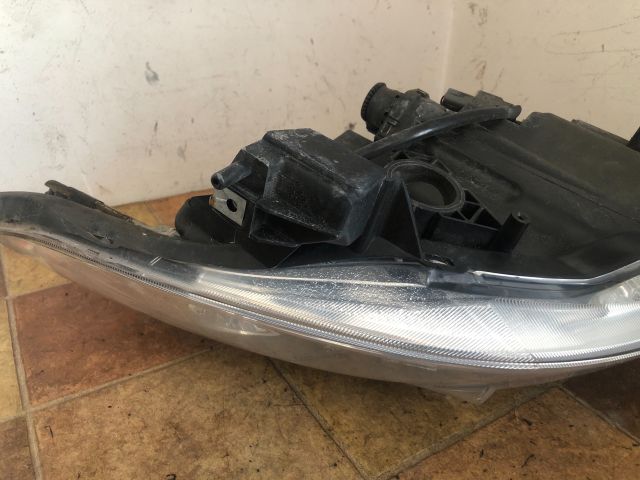 bontott MAZDA 5 Bal Fényszóró