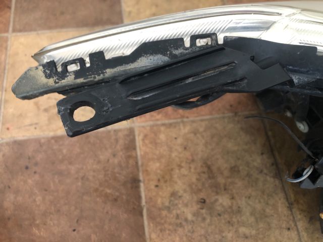 bontott MAZDA 5 Bal Fényszóró