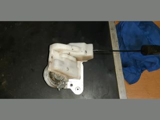 bontott MAZDA 5 Bal hátsó Ajtózár