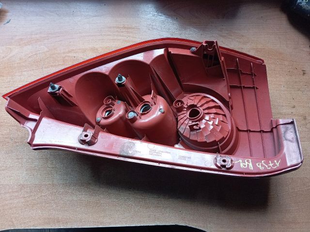 bontott MAZDA 5 Bal Hátsó Lámpa