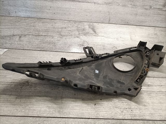 bontott MAZDA 5 Bal Ködfényszóró Lámpakeret