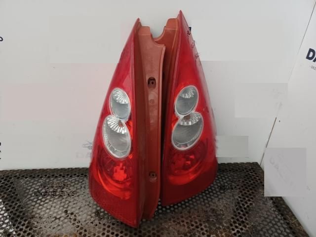 bontott MAZDA 5 Bal Külső Hátsó Lámpa