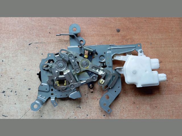 bontott MAZDA 5 Bal Tolóajtó Zárszerkezet