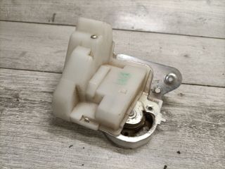 bontott MAZDA 5 Bal Tolóajtó Zárszerkezet