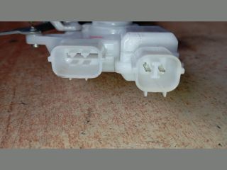 bontott MAZDA 5 Bal Tolóajtó Zárszerkezet