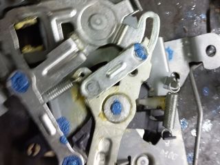 bontott MAZDA 5 Bal Tolóajtó Zárszerkezet