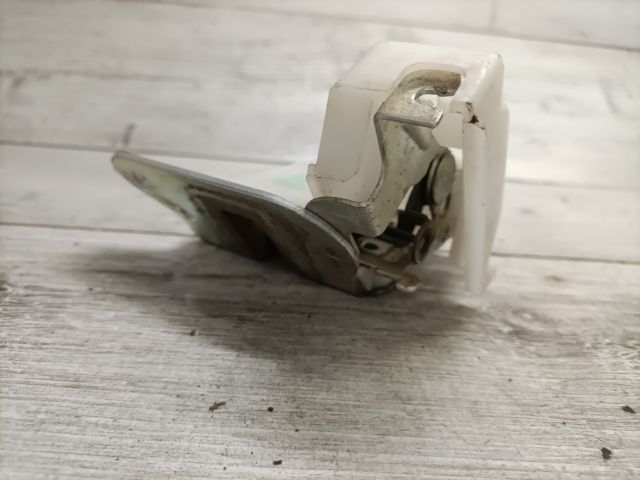 bontott MAZDA 5 Bal Tolóajtó Zárszerkezet