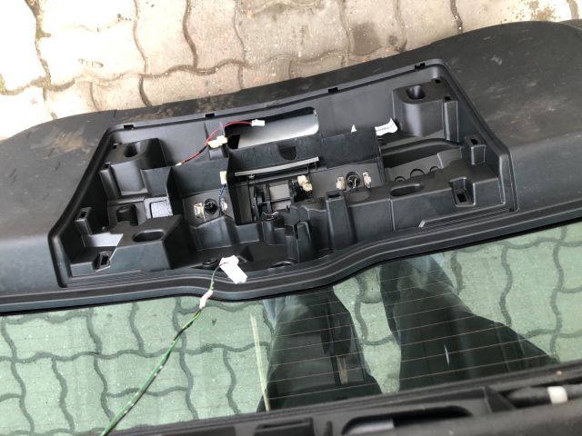 bontott MAZDA 5 Csomagtérajtó (Részeivel)