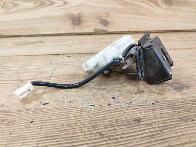 bontott MAZDA 5 Csomagtérajtó Zárszerkezet