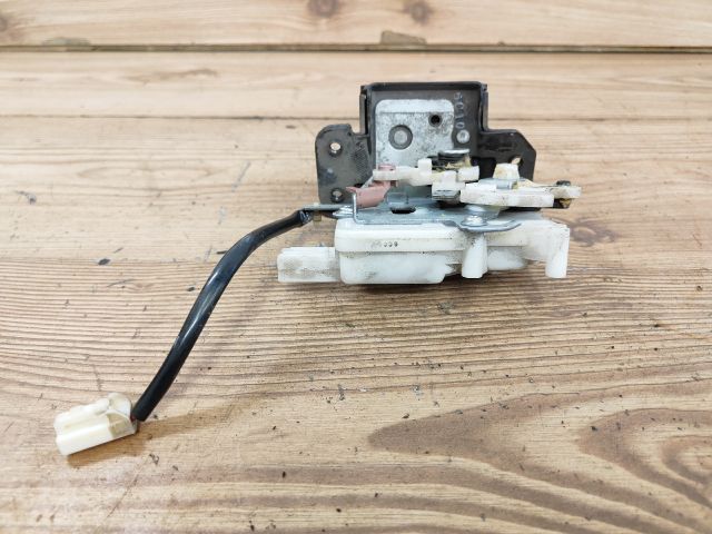 bontott MAZDA 5 Csomagtérajtó Zárszerkezet