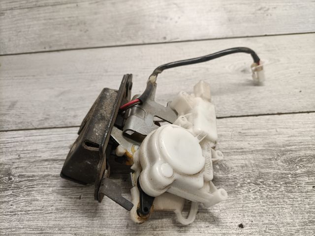 bontott MAZDA 5 Csomagtérajtó Zárszerkezet