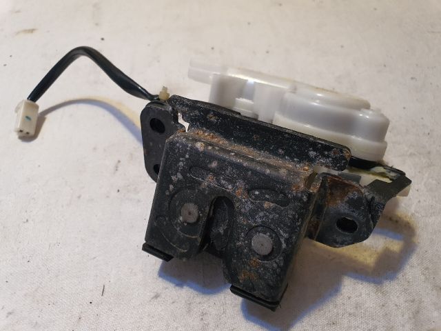 bontott MAZDA 5 Csomagtérajtó Zárszerkezet