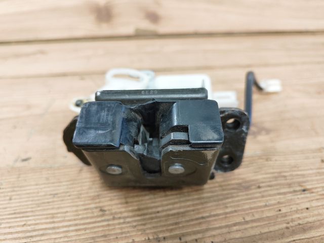 bontott MAZDA 5 Csomagtérajtó Zárszerkezet