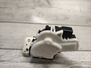 bontott MAZDA 5 Csomagtérajtó Zárszerkezet