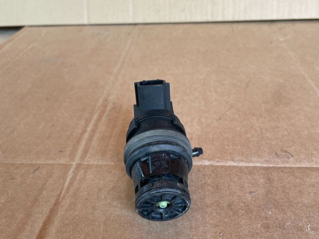 bontott MAZDA 5 Első Ablakmosó Szivattyú