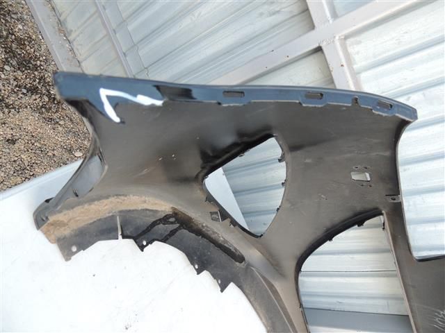 bontott MAZDA 5 Első Lökhárító (Részeivel)