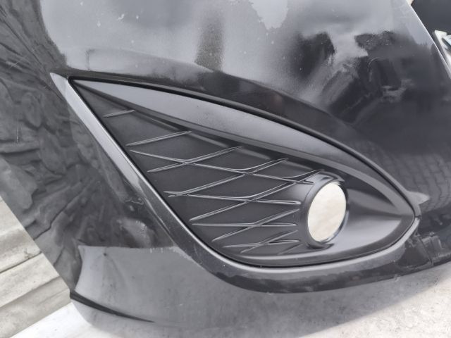 bontott MAZDA 5 Első Lökhárító (Részeivel)