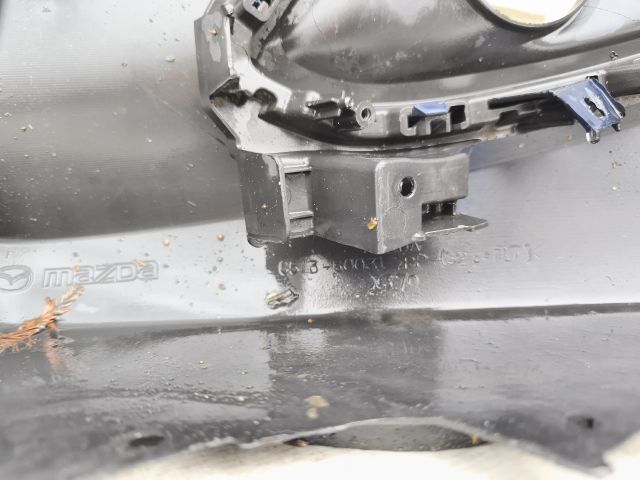 bontott MAZDA 5 Első Lökhárító (Részeivel)