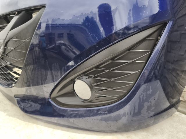 bontott MAZDA 5 Első Lökhárító (Részeivel)