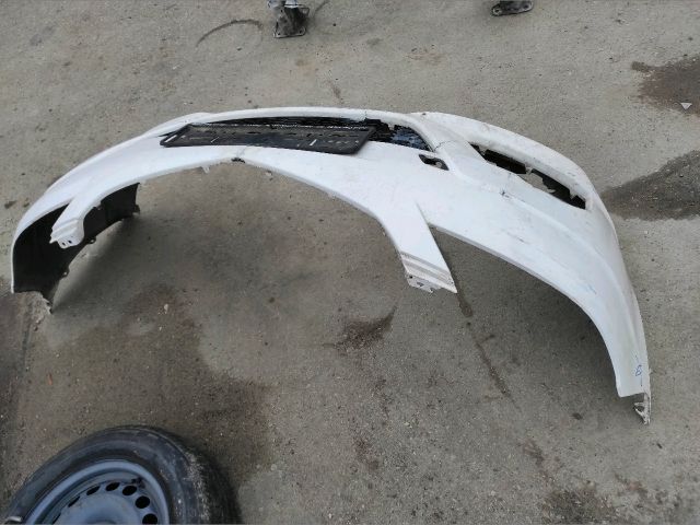 bontott MAZDA 5 Első Lökhárító (Üresen)