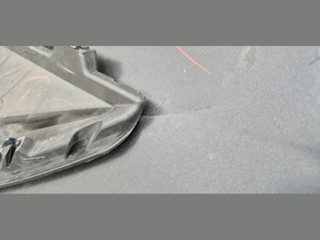 bontott MAZDA 5 Első Lökhárító (Üresen)