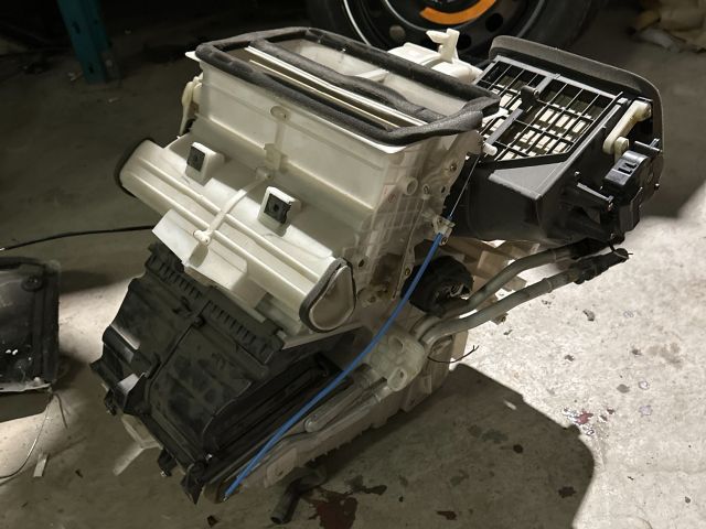 bontott MAZDA 5 Fűtés Box