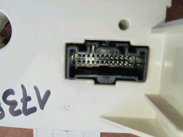 bontott MAZDA 5 Fűtéskapcsoló (digit klímás)