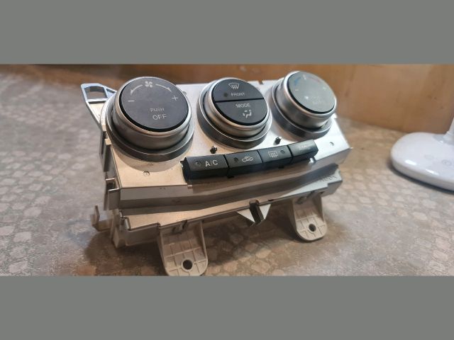 bontott MAZDA 5 Fűtéskapcsoló (digit klímás)